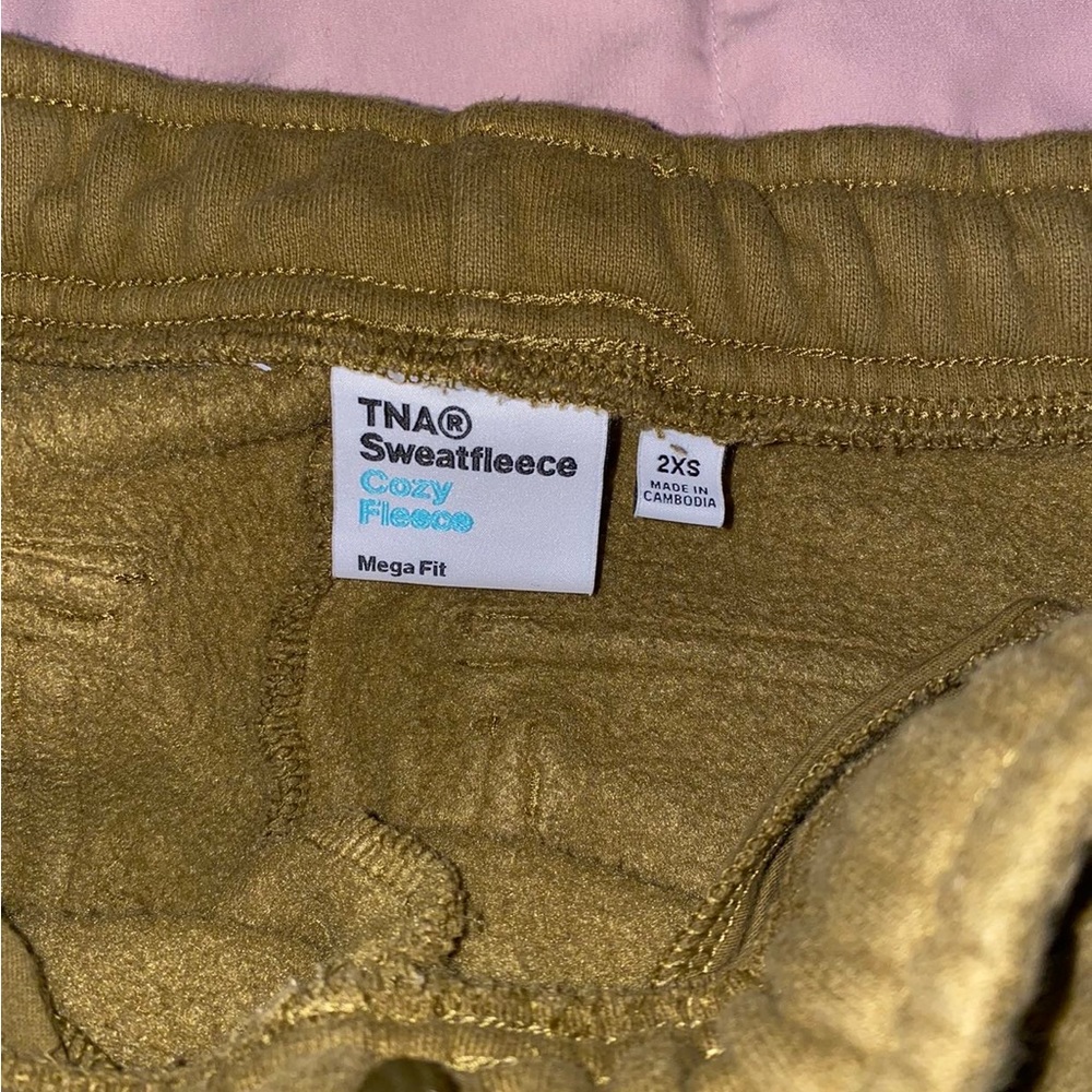 Aritzia TNA cargo sweatpants - Picture 3 of 4
